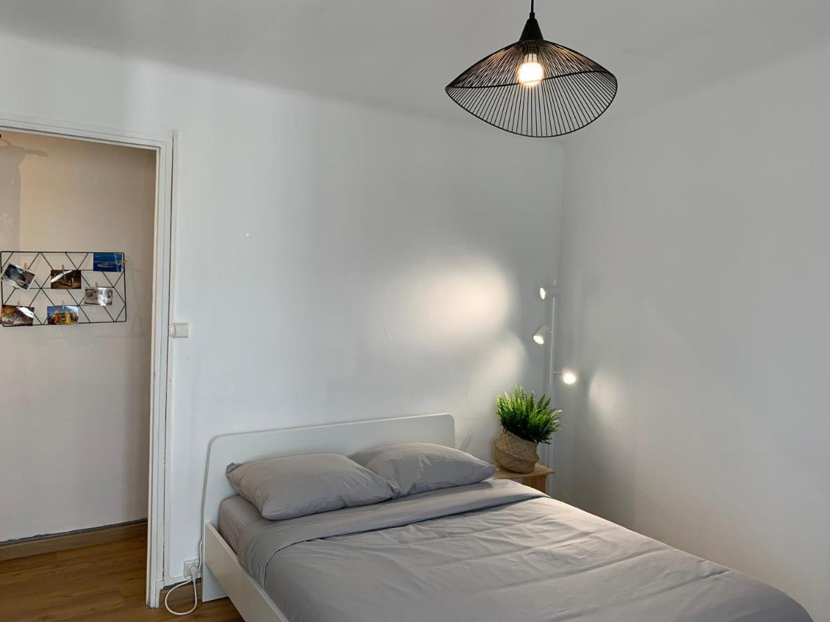 Appartement entièrement rénové, ensoleillé, à 3mn de la Gare St Charles, avec la vue sur Notre-Dame de la Garde Marselha Exterior foto